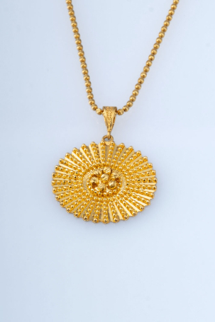 22 Ayar Altın Çiçek Motifli & Işın Desenli Oval Kolye Ucu 7,13 GR Ürün Kodu: KLY4602 - 1