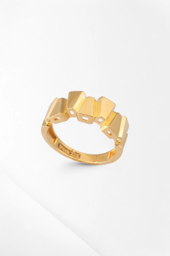 Heykelsi Bir Duruş: Modern Geometrik Tasarım 22 Ayar Altın Yüzük 4,40 GR Ürün Kodu: YZ08437 - 1