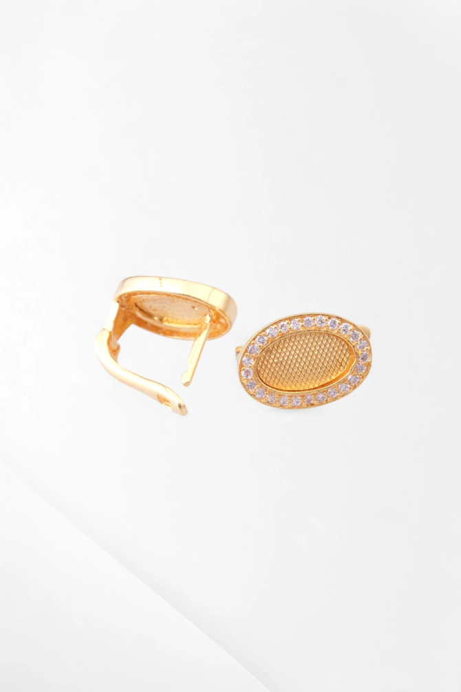 Zirkon Taşlı Çerçeveli ve Kalem İşçilikli Oval Model İhtişamlı 22 Ayar Altın Küpe - 1
